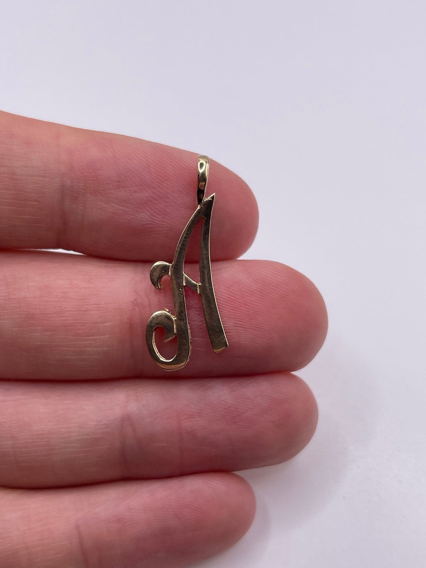 9ct gold initial A pendant