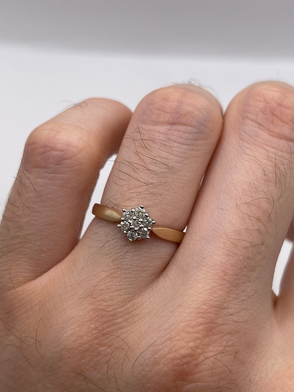 9ct gold diamond cluster ring