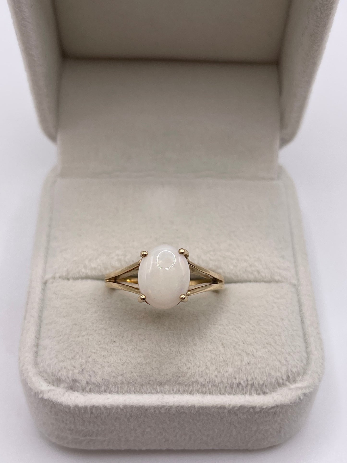 9ct gold opal ring