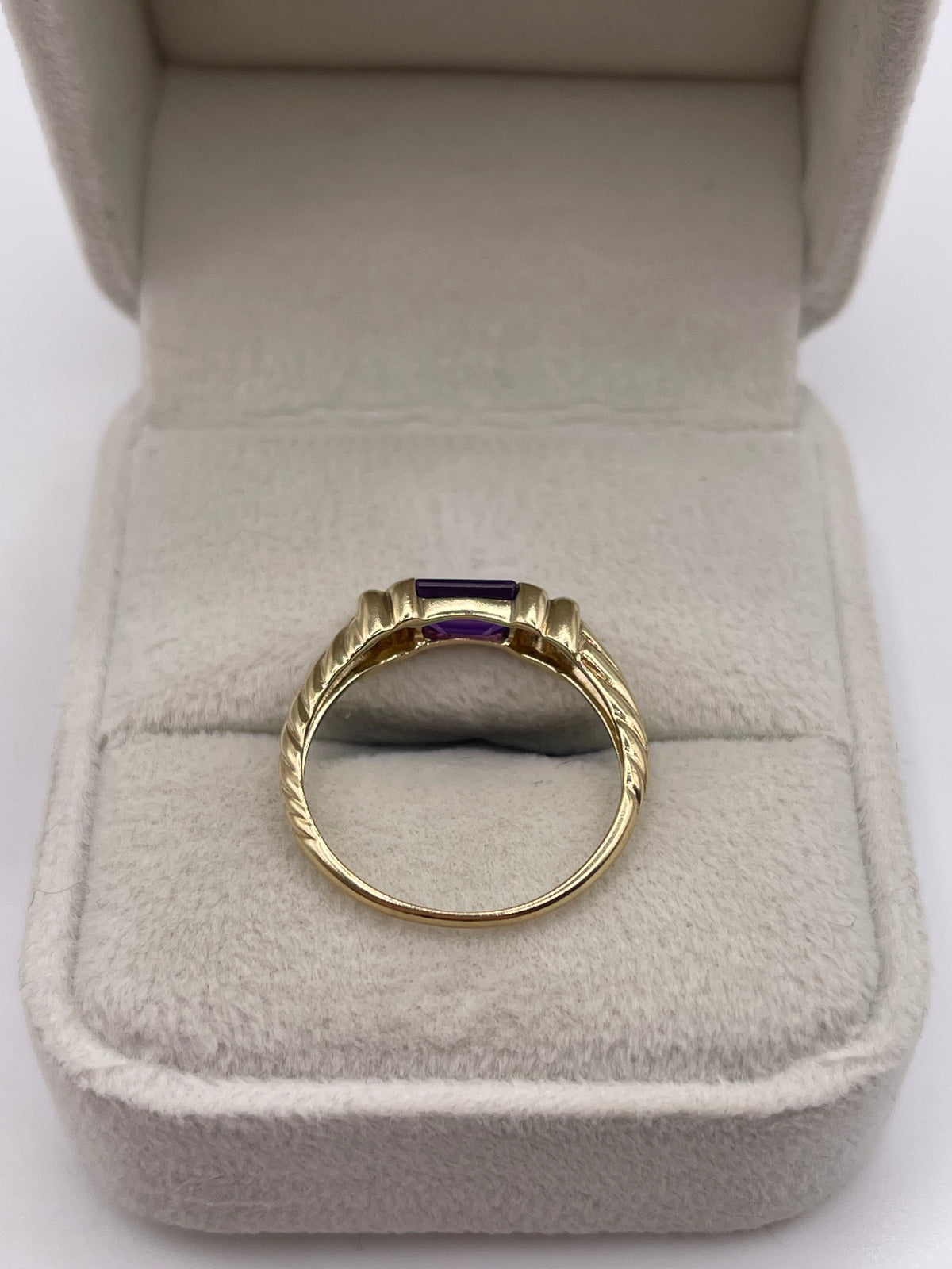 9ct gold amethyst ring