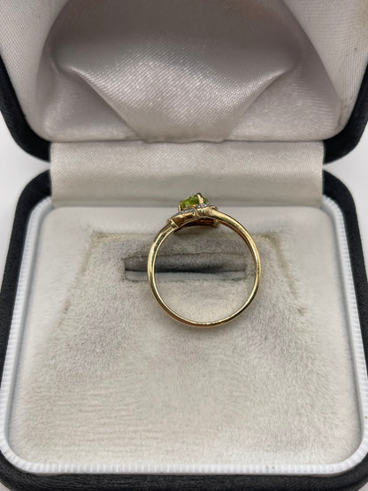 9ct gold peridot and diamond ring
