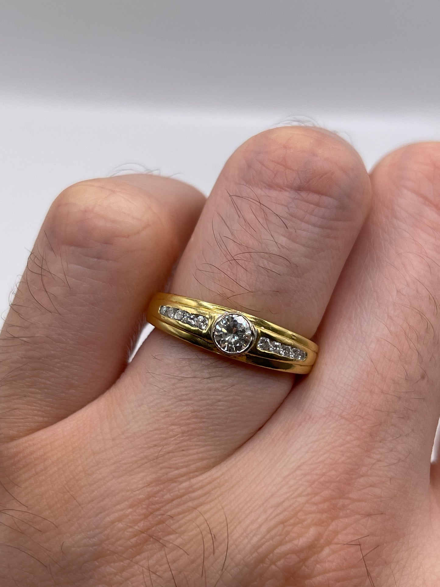 18ct gold diamond ring