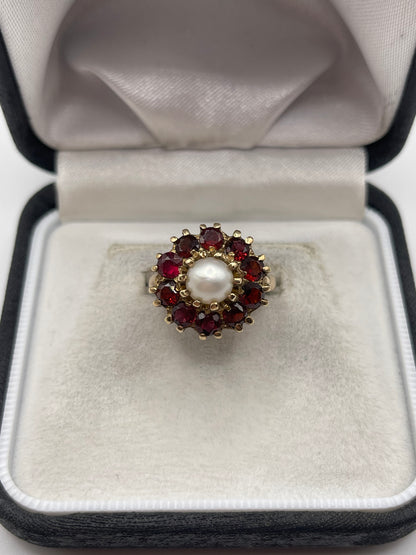 9ct gold garnet and pearl ring