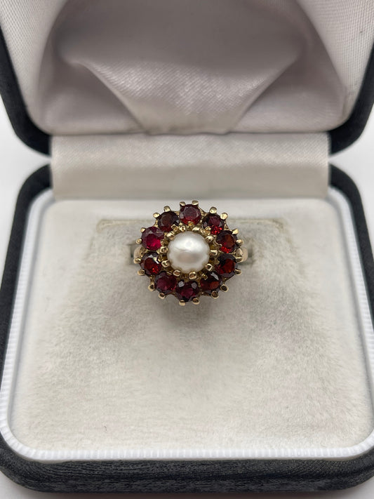 9ct gold garnet and pearl ring