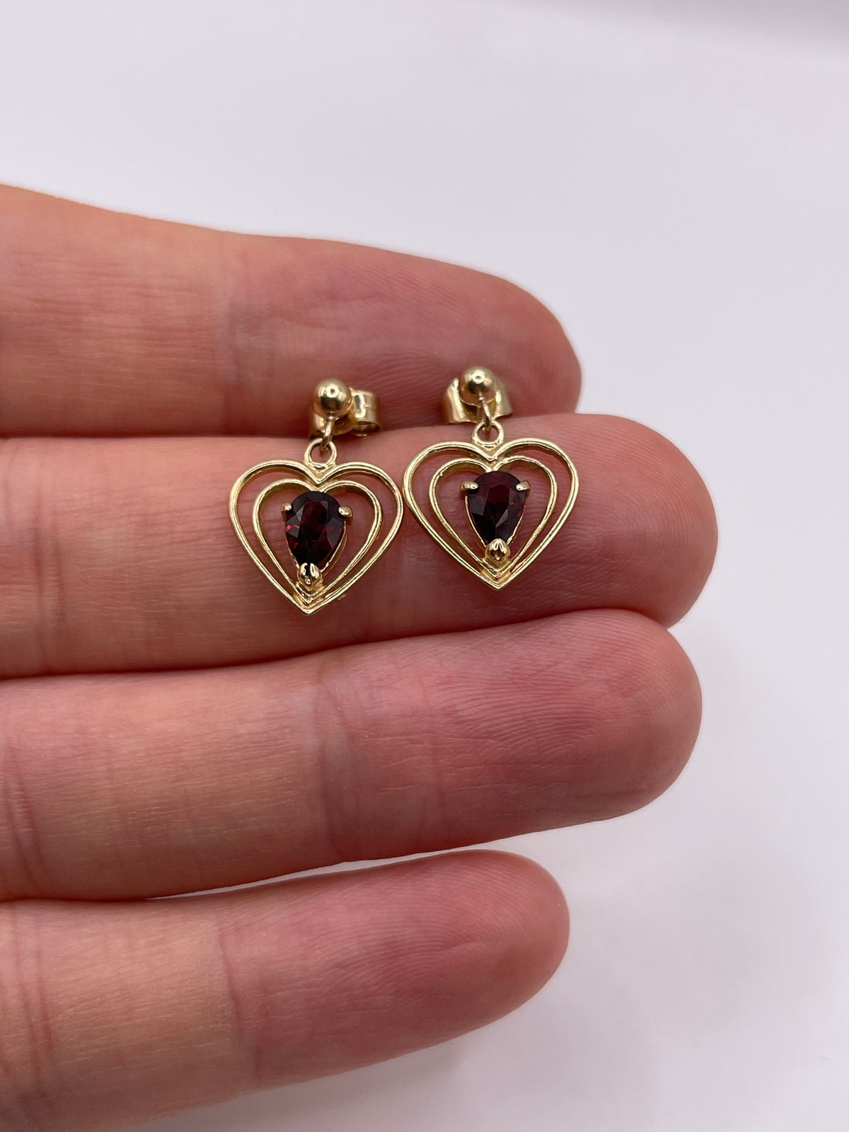 9ct gold garnet earrings