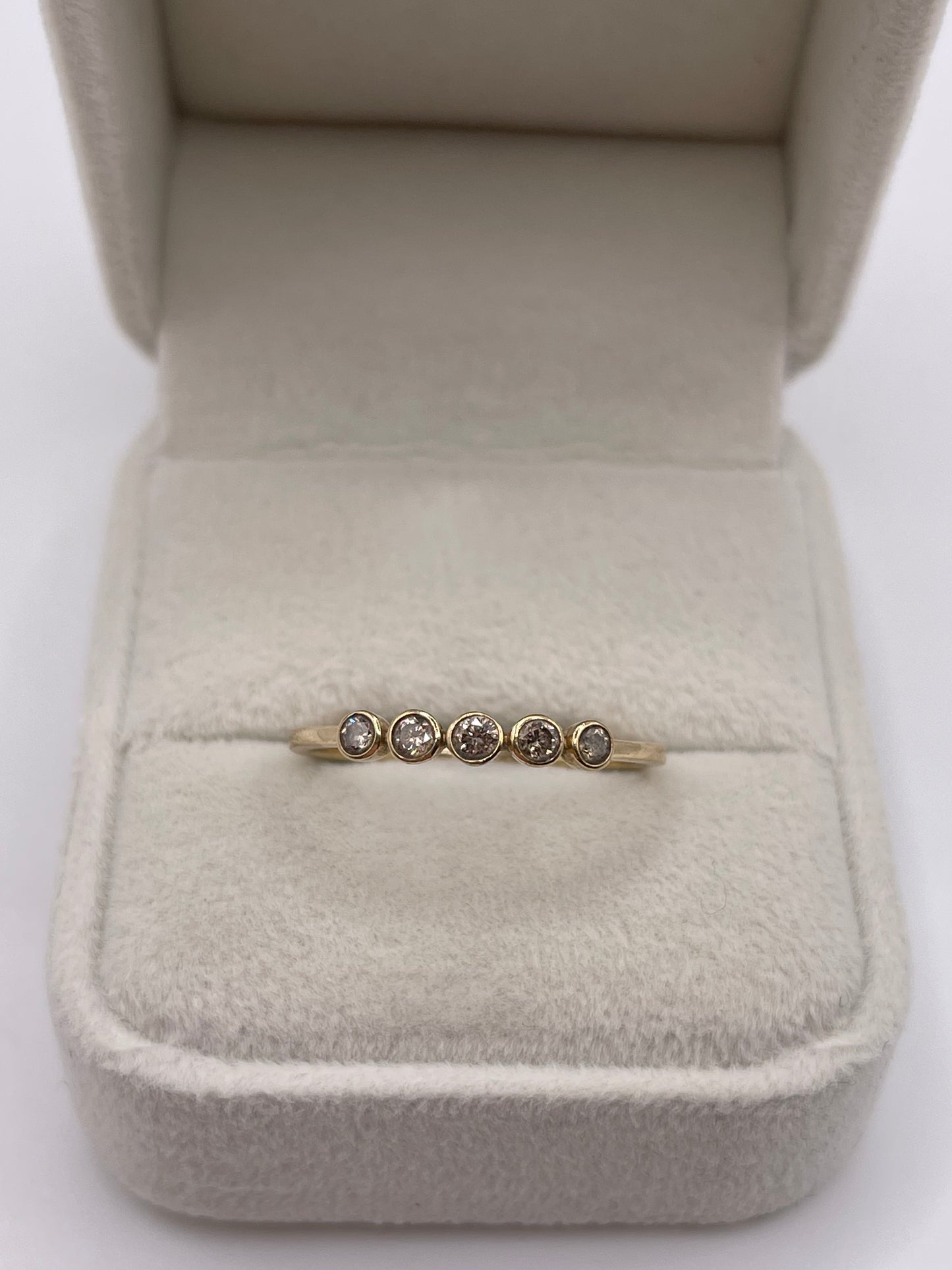 9ct gold cognac diamond ring