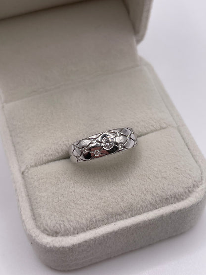 18ct white gold diamond cluster ring