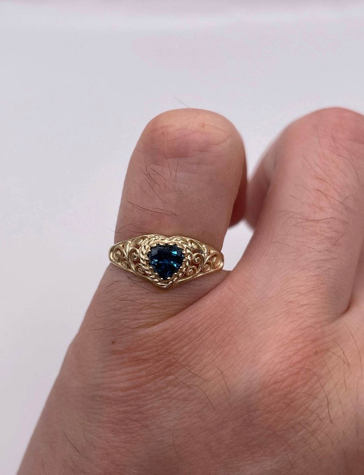 9ct gold topaz heart ring