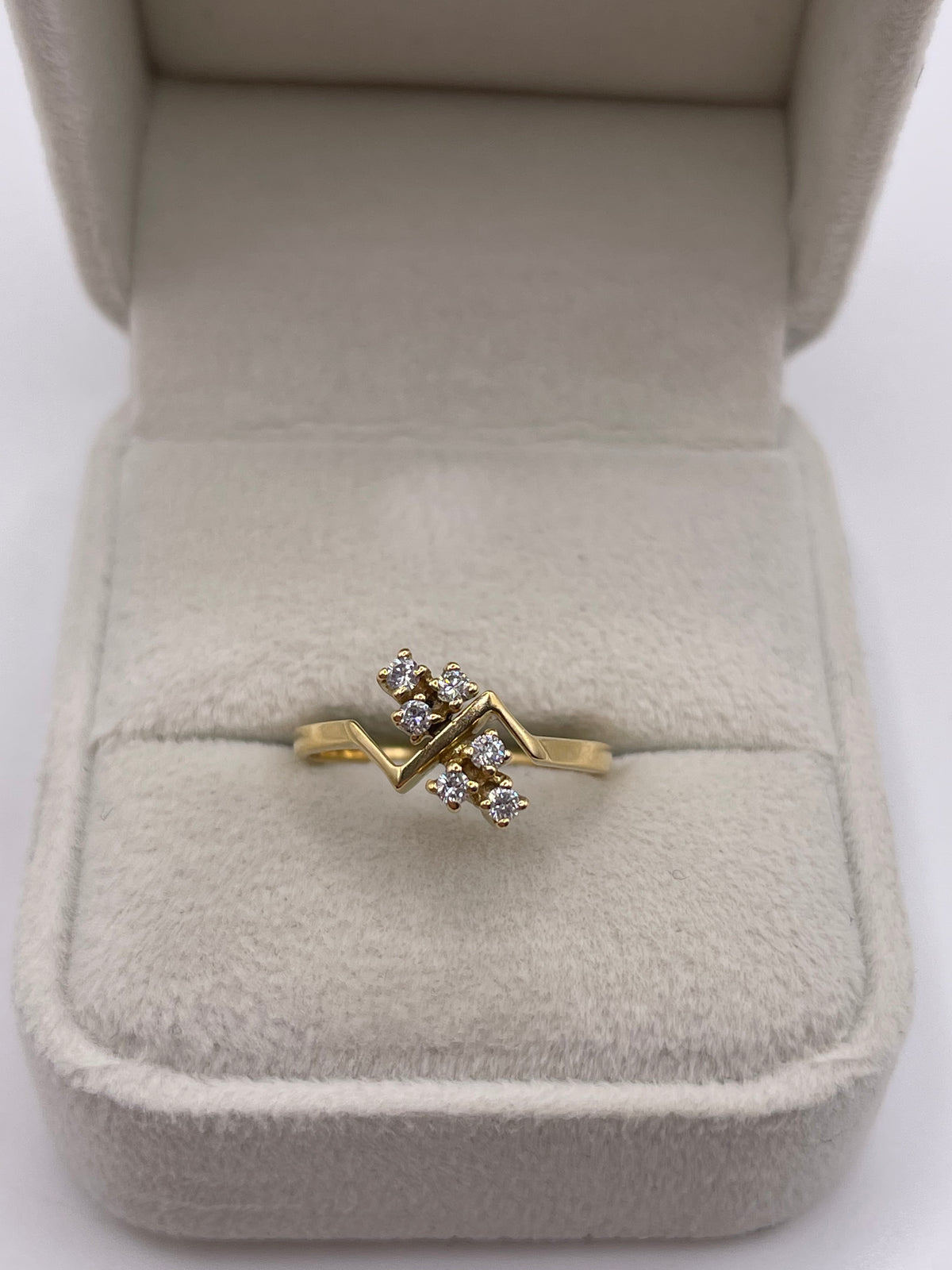 18ct gold diamond ring