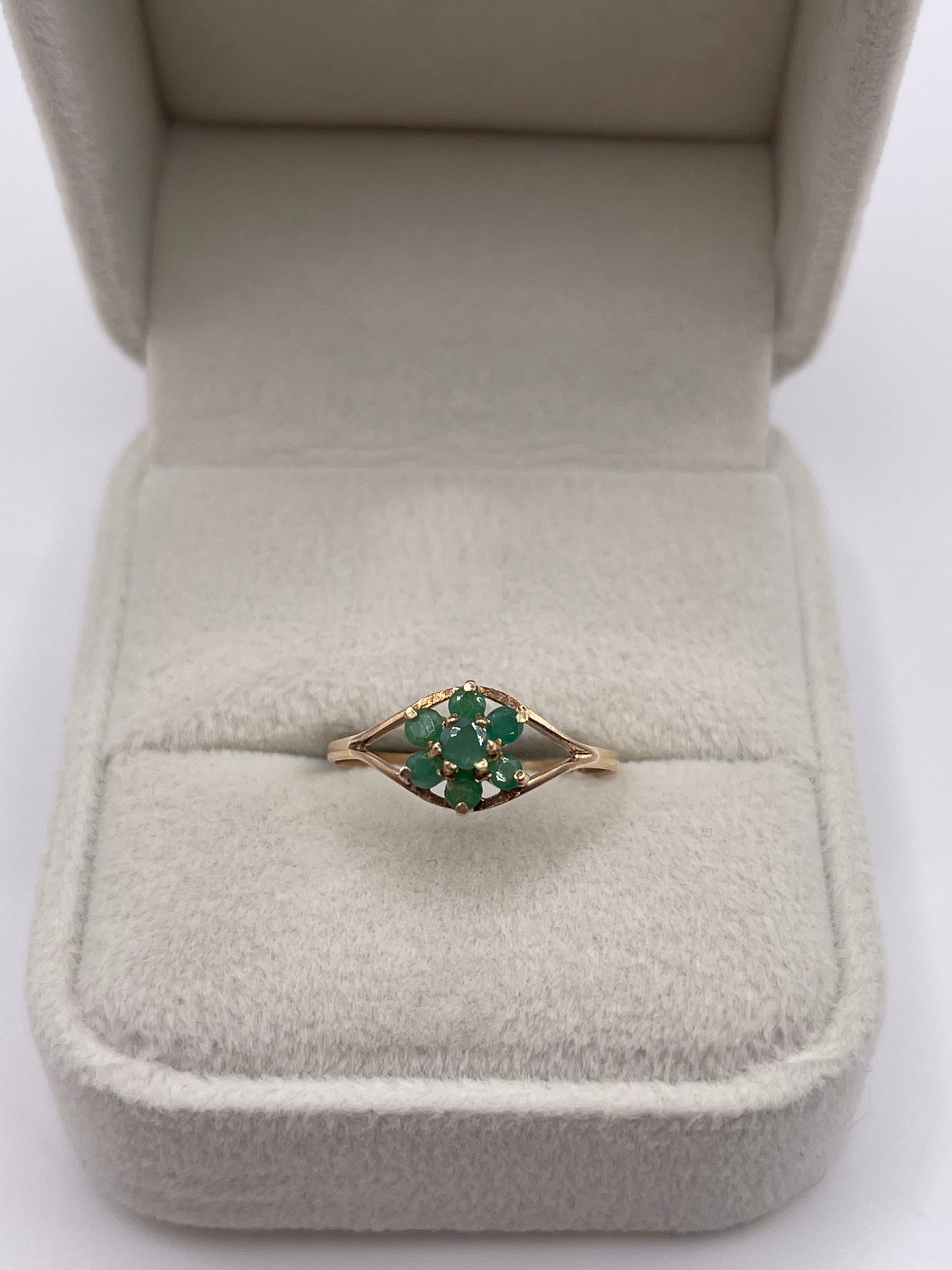 9ct gold emerald cluster ring