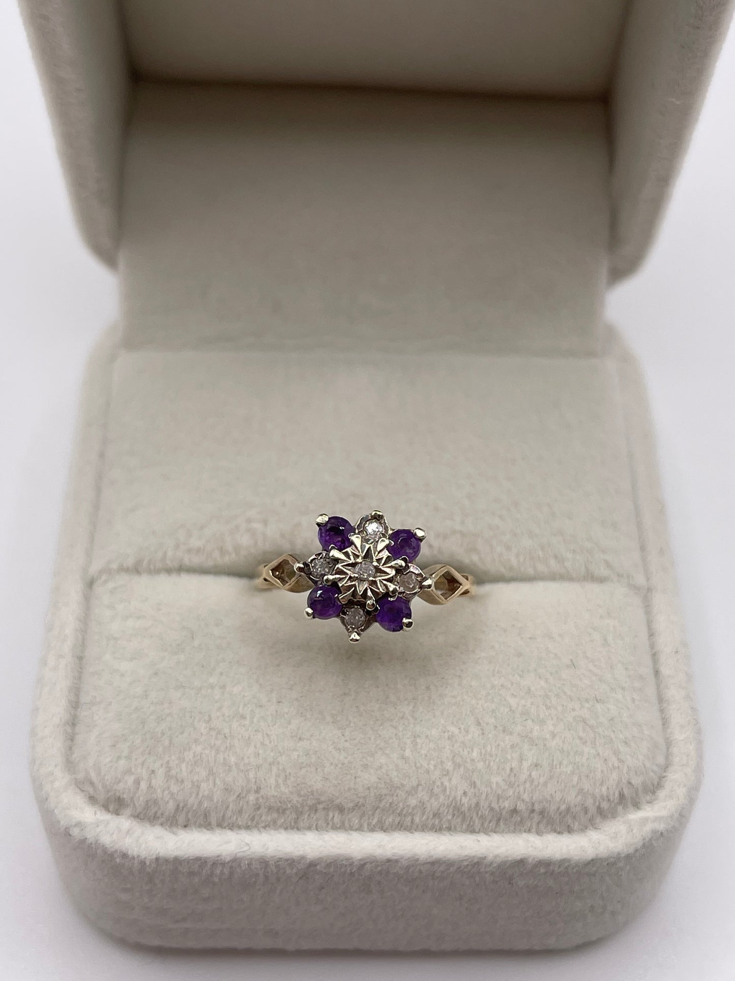 9ct gold amethyst and diamond ring