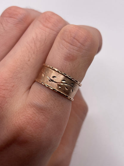 9ct rose gold patterned band