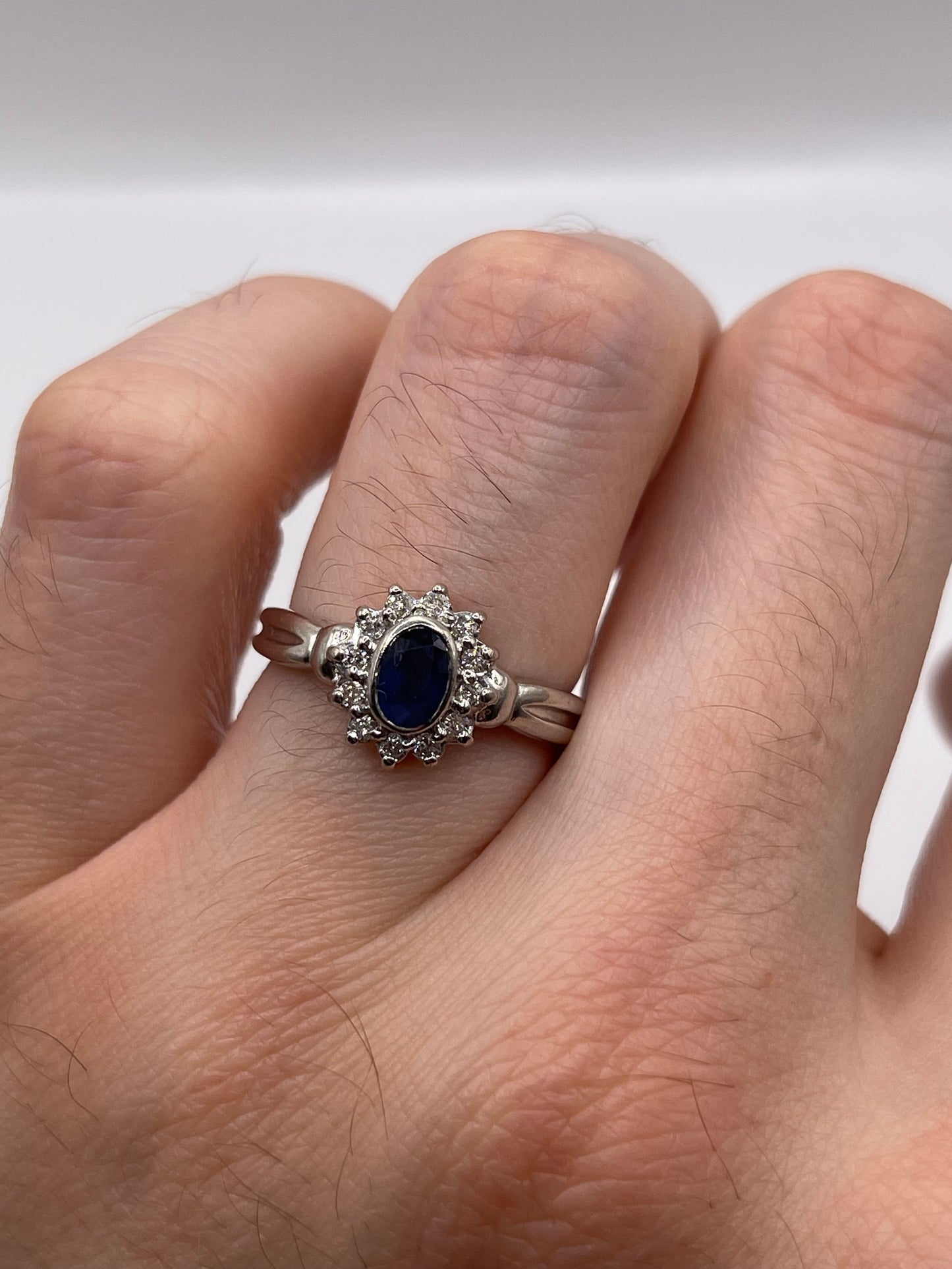 9ct white gold sapphire and diamond ring