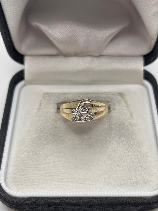 9ct gold diamond £ ring