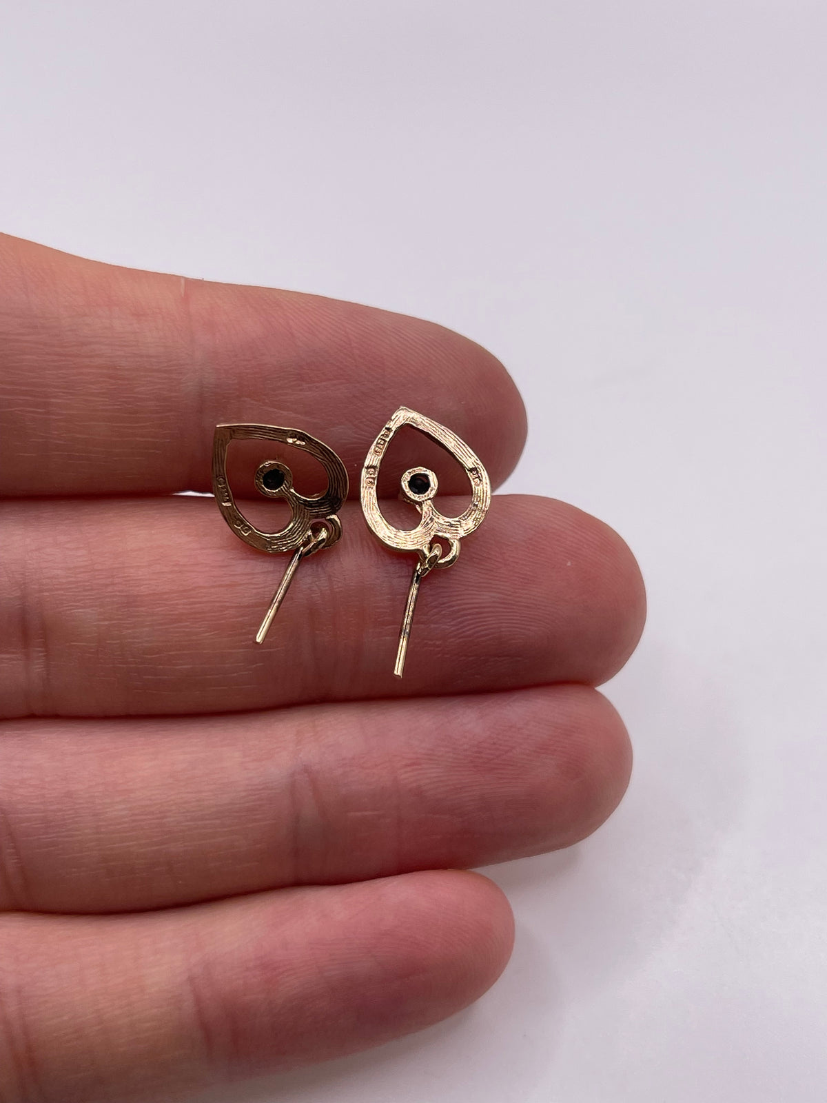 9ct gold sapphire heart earrings