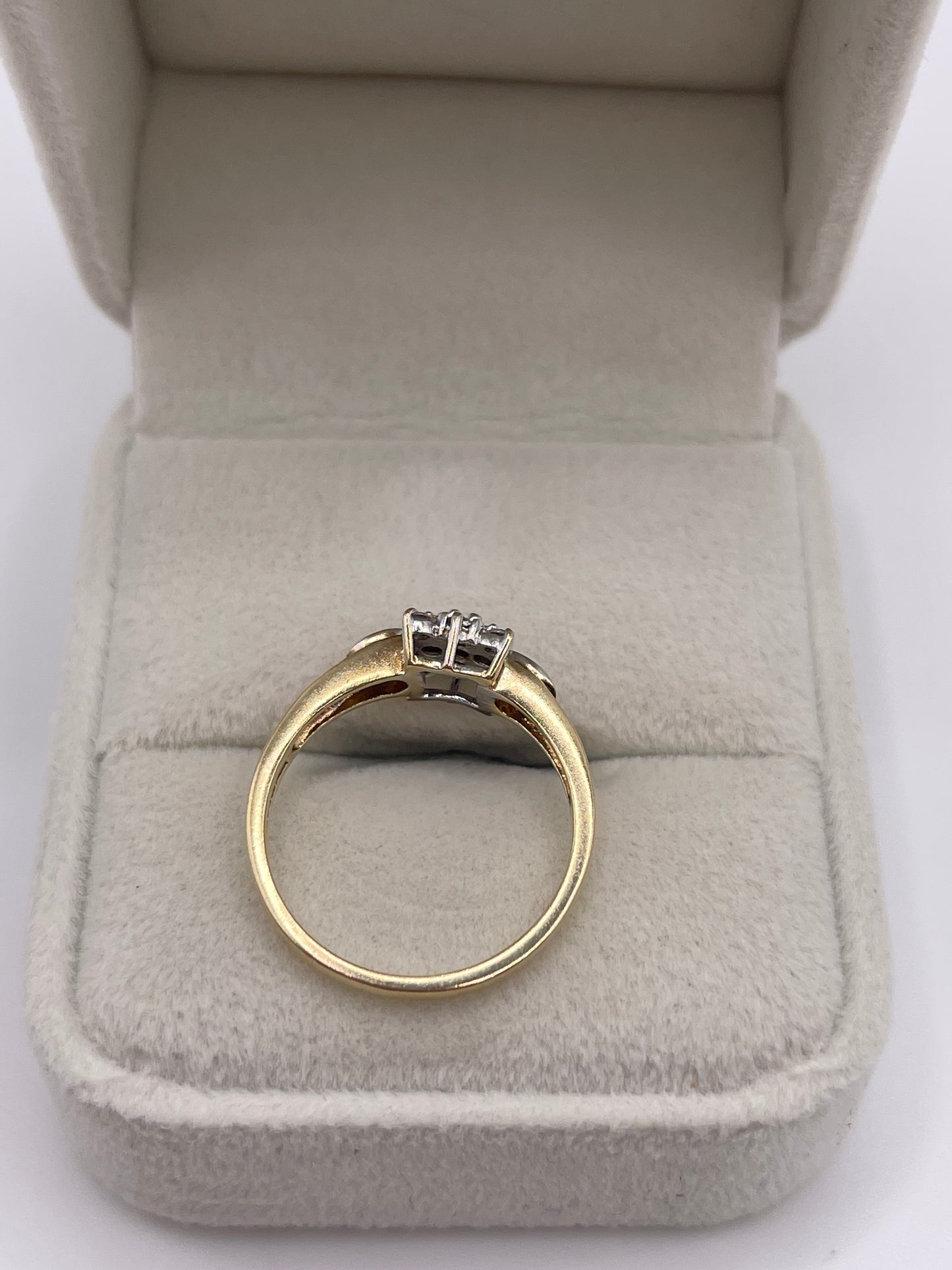 9ct gold diamond cluster ring