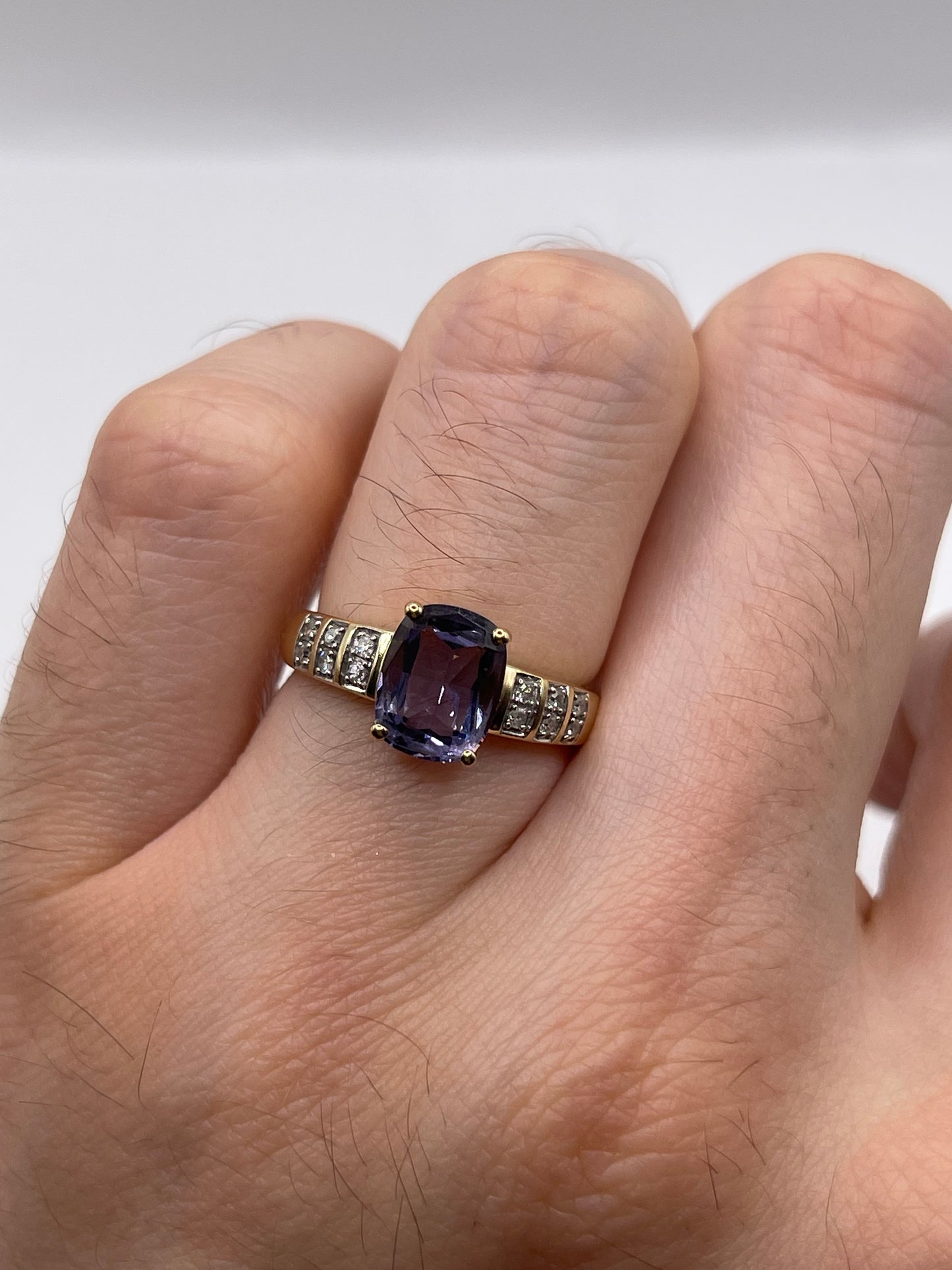 9ct gold blueberry quartz and diamond ring