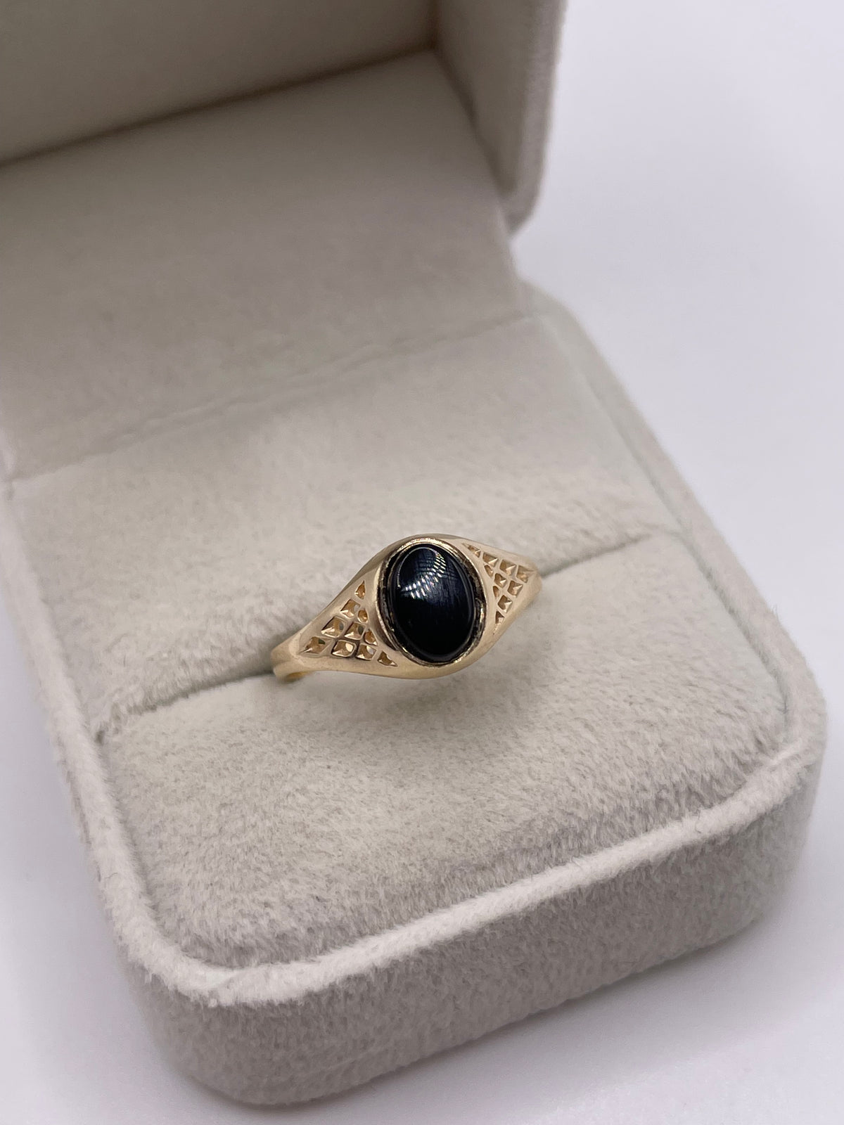 9ct gold onyx signet ring