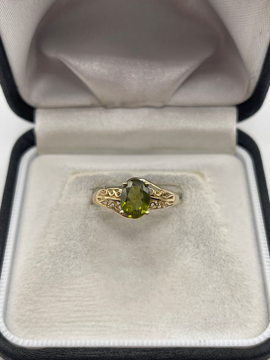9ct gold quartz ring