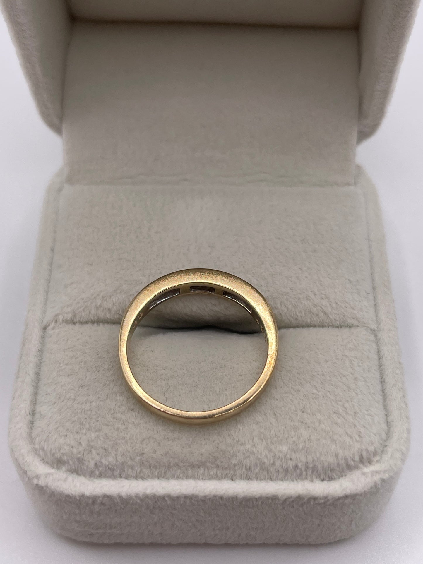 9ct gokd diamond ring