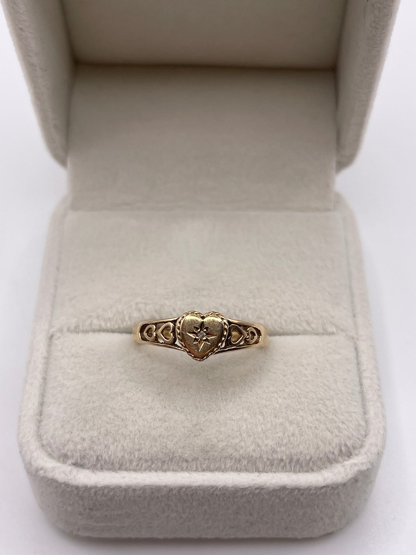 9ct gold diamond heart ring