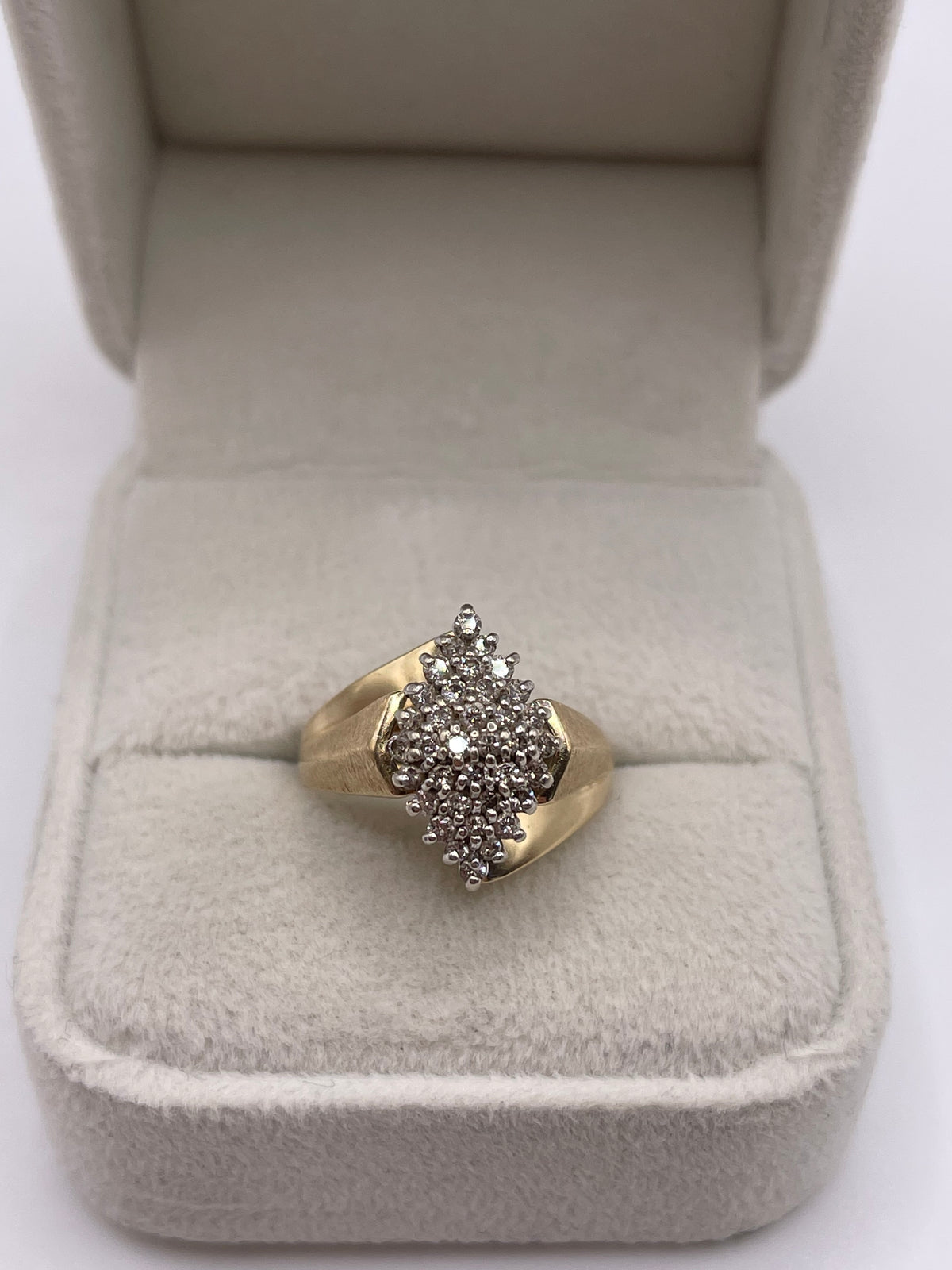 9ct gold diamond cluster ring