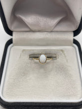 Load image into Gallery viewer, 9ct gold opal ring
