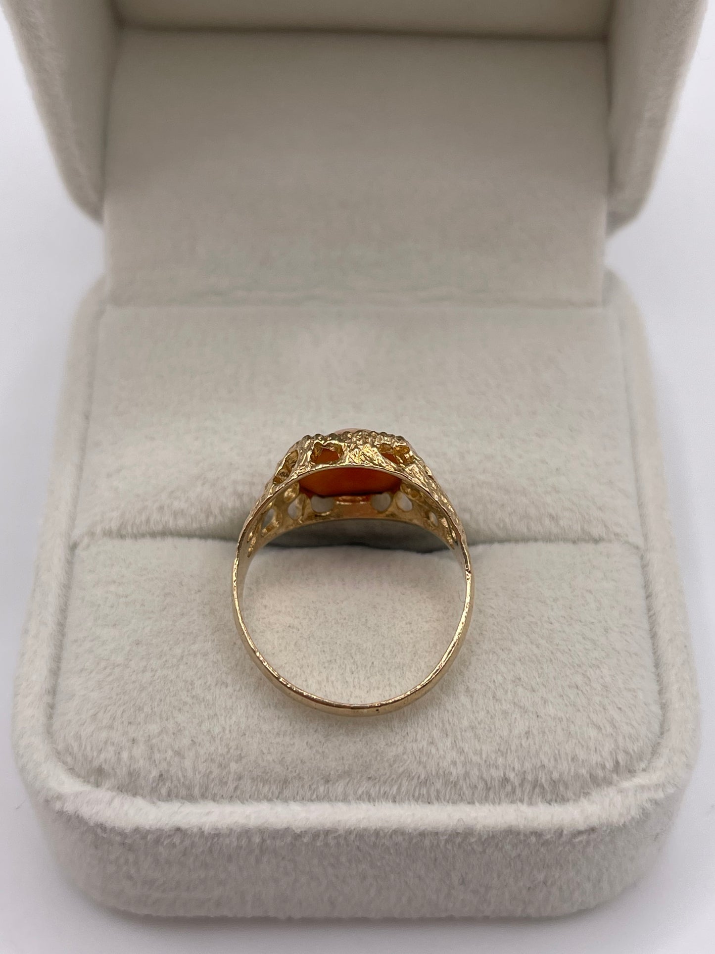 9ct gold cameo ring