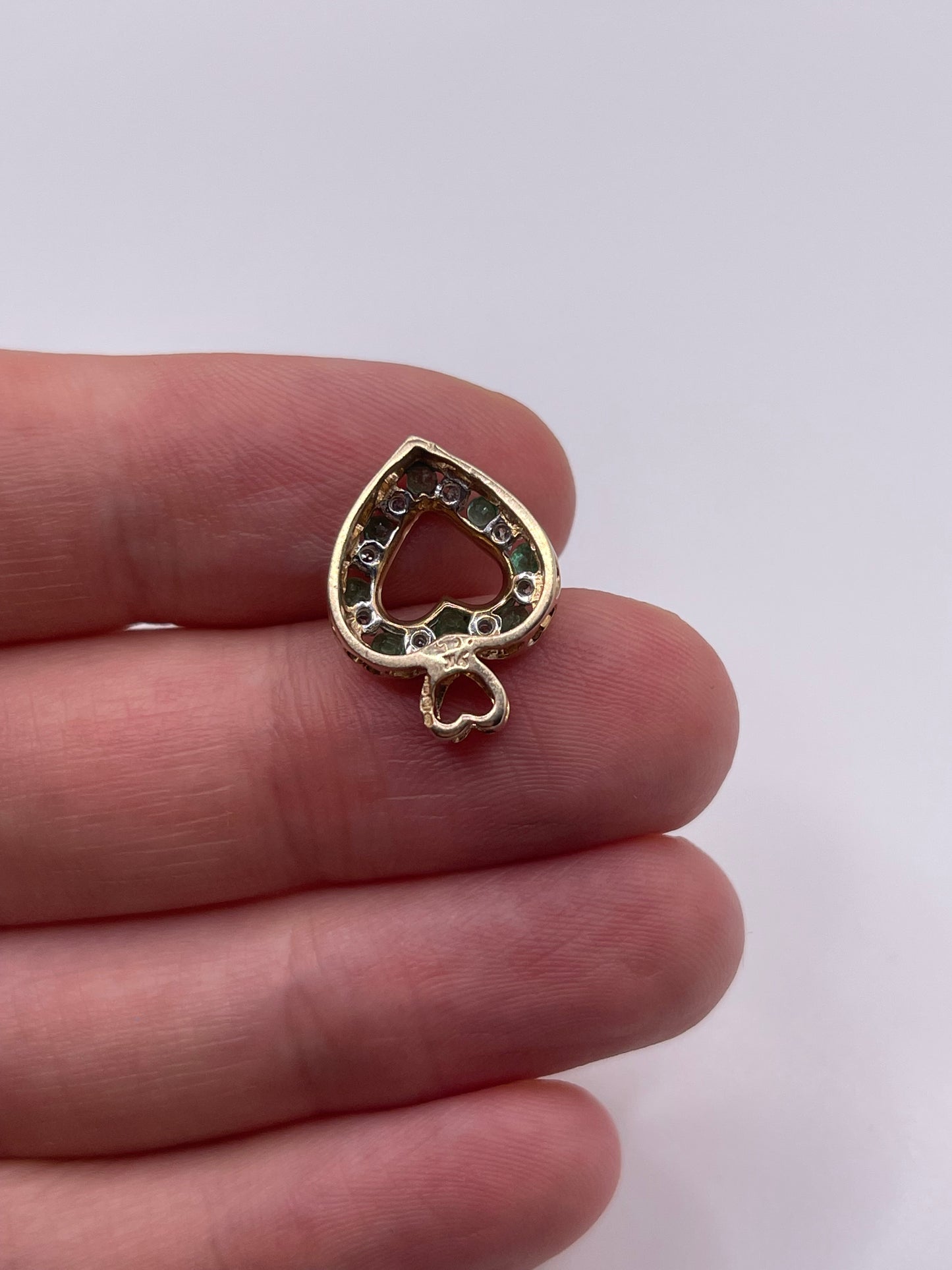 9ct gold emerald and diamond heart pendant