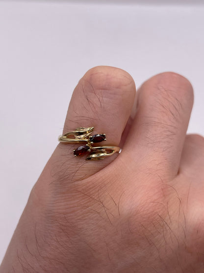9ct gold garnet ring