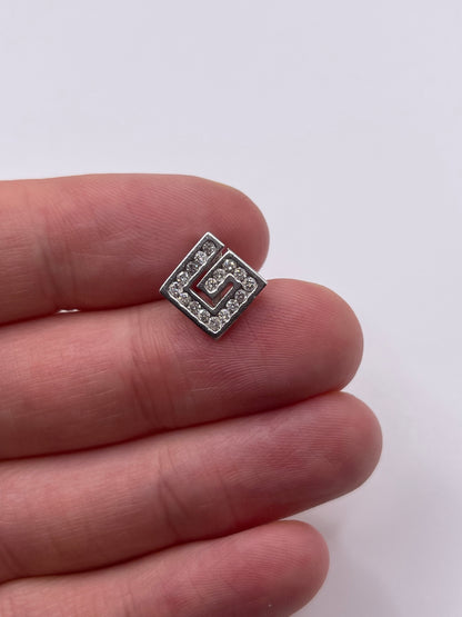 9ct white gold diamond pendant