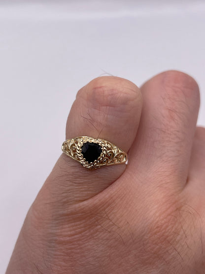 9ct gold sapphire heart ring