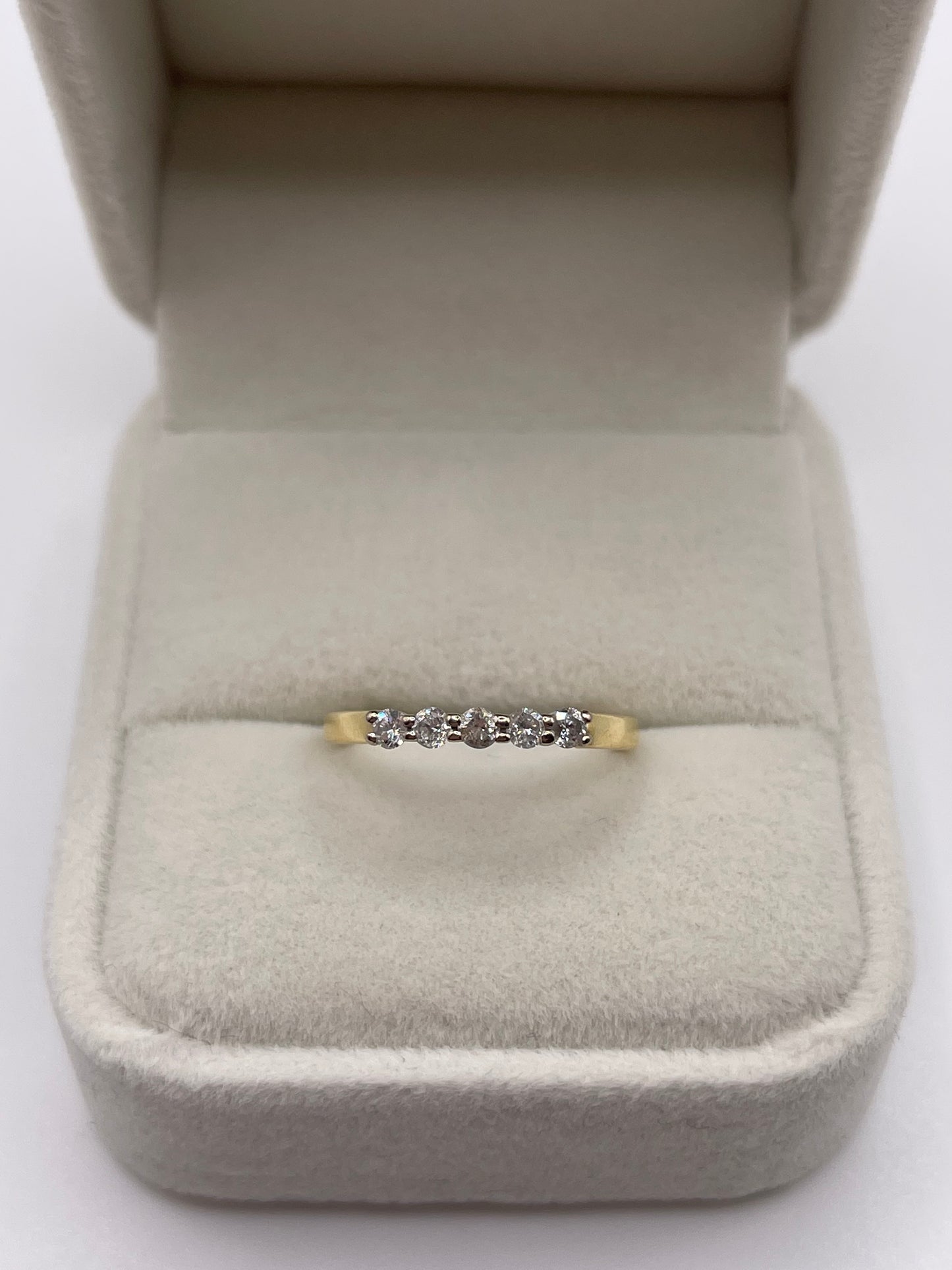 18ct gold diamond ring