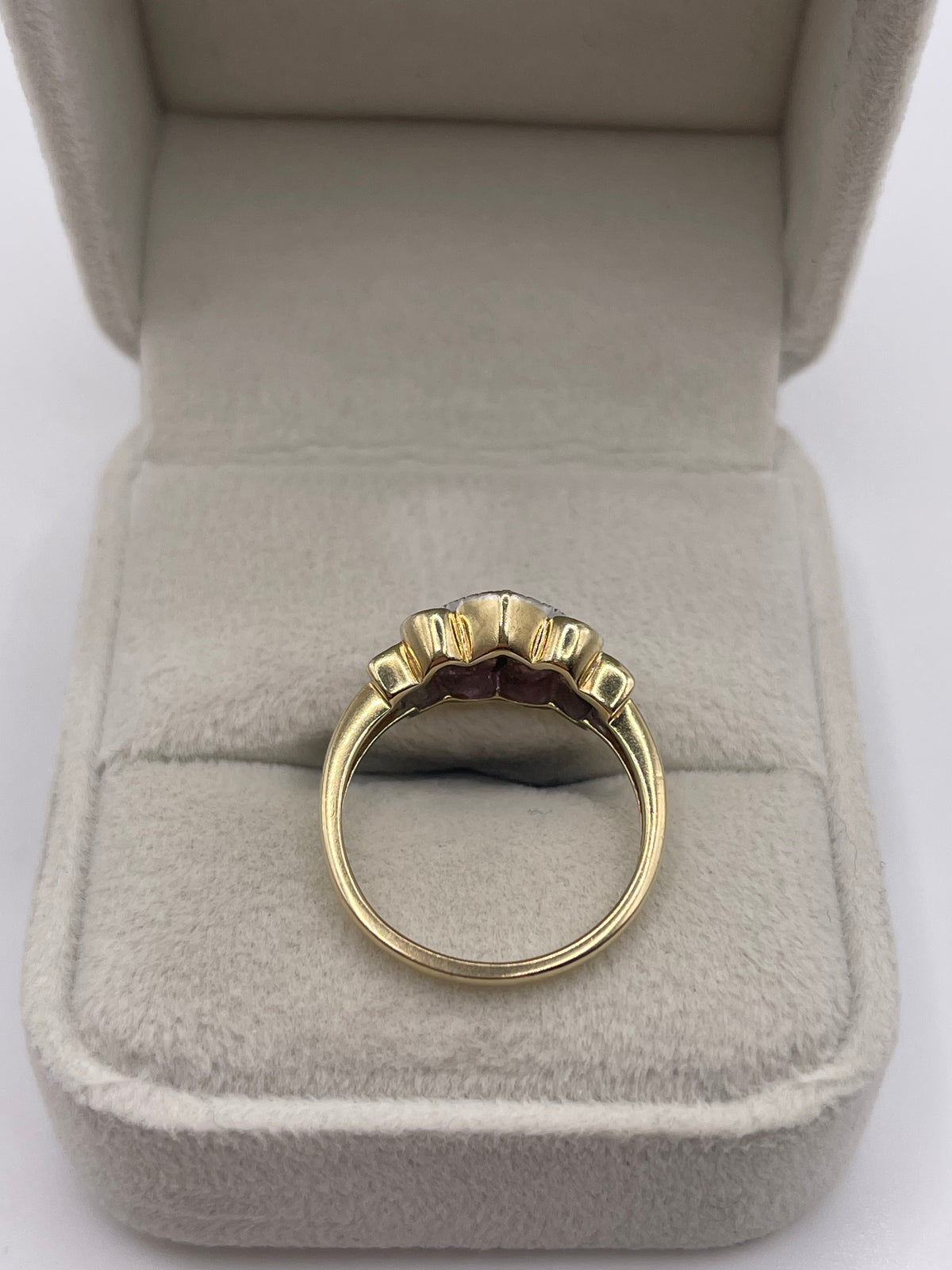 9ct gold pink sapphire and diamond ring