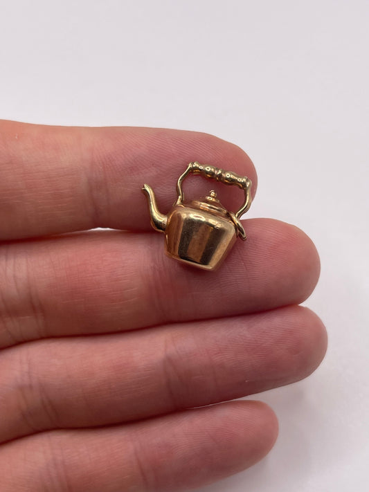 9ct gold kettle charm
