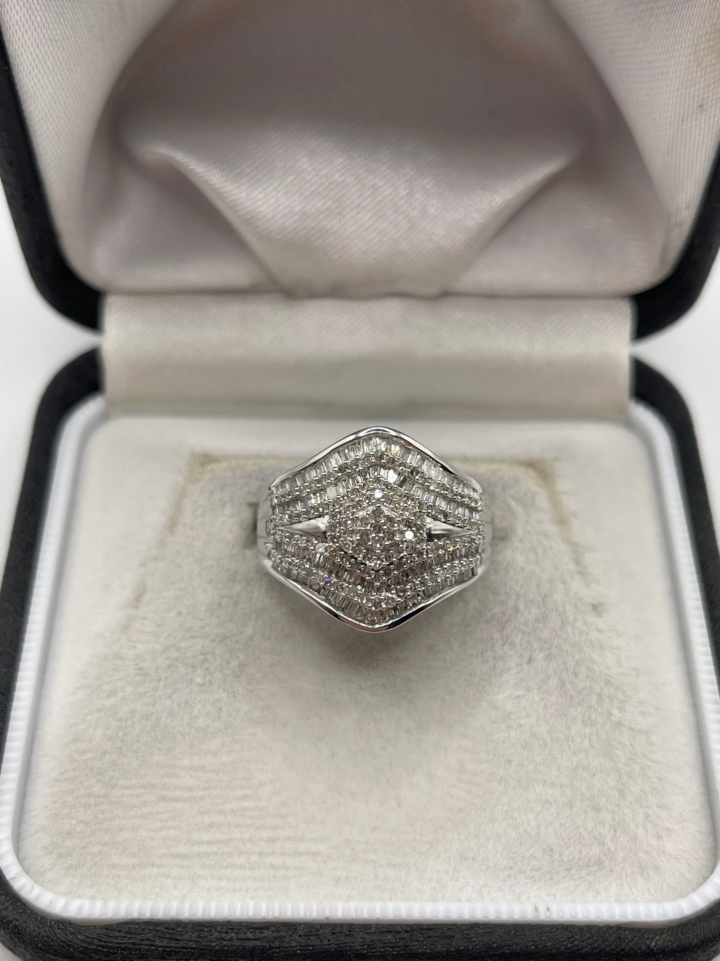 9ct white gold diamond cluster ring
