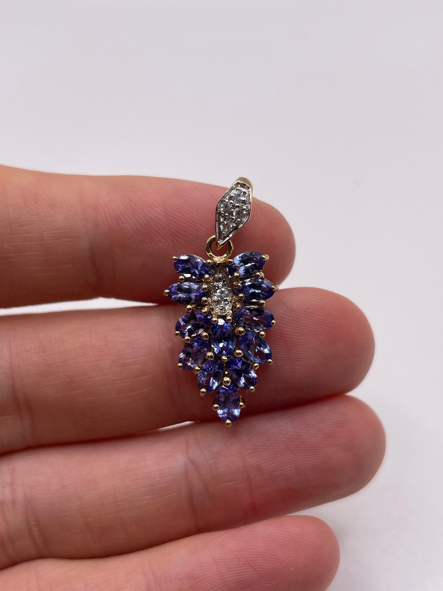 9ct gold tanzanite and diamond pendant