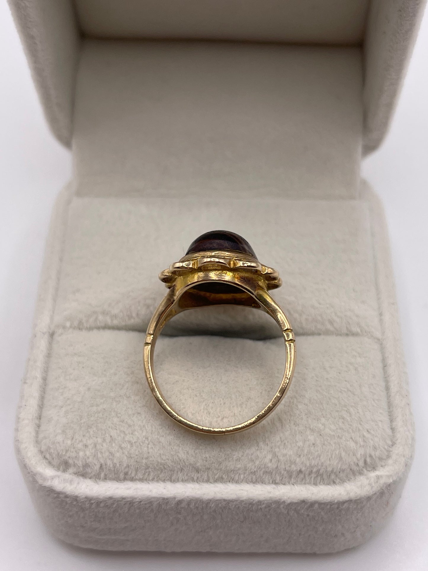 9ct gold banded agate ring