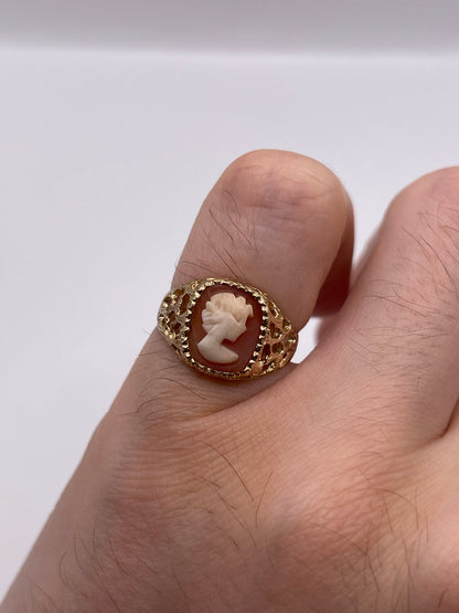9ct gold cameo ring