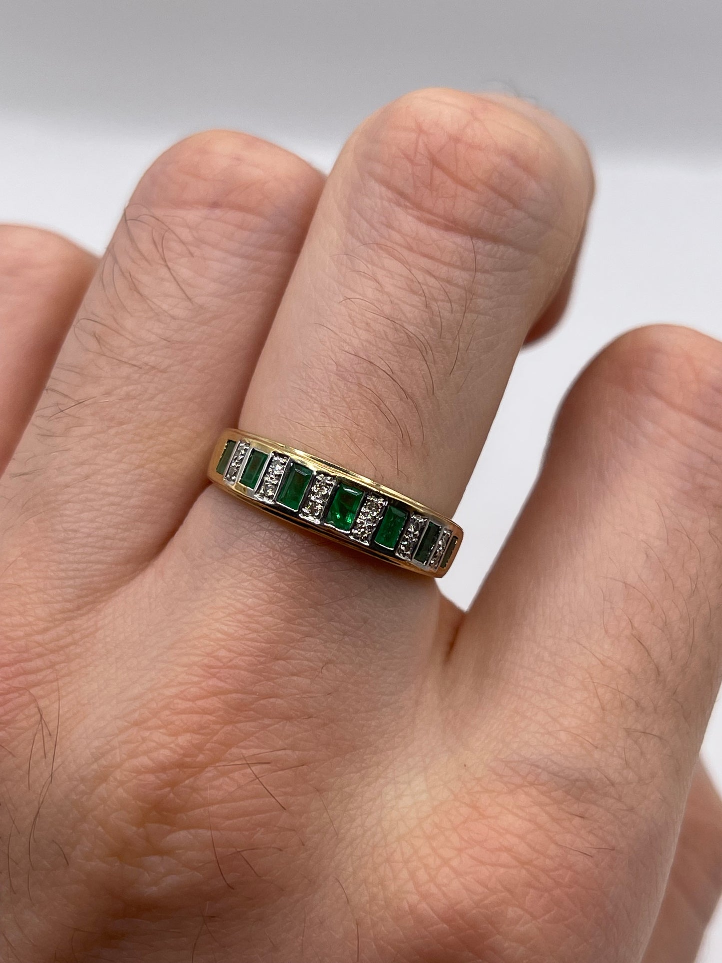 9ct gold emerald and diamond ring