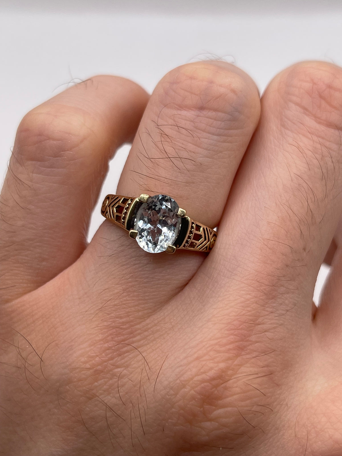 9ct gold aquamarine ring