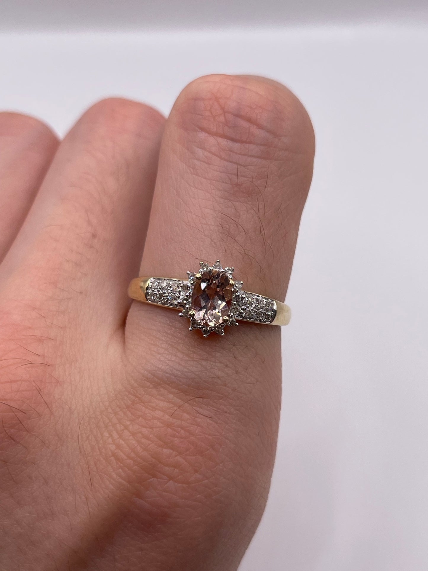 9ct gold morganite and diamond ring