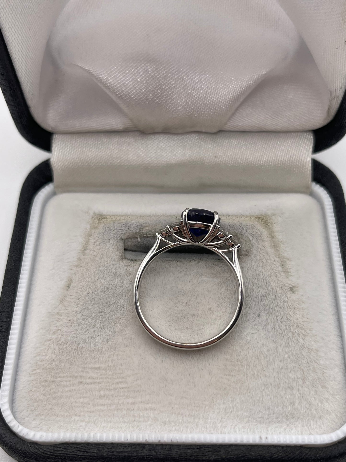 9ct white gold sapphire and diamond ring