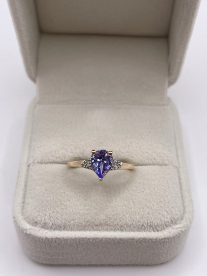 9ct gold tanzanite and diamond ring