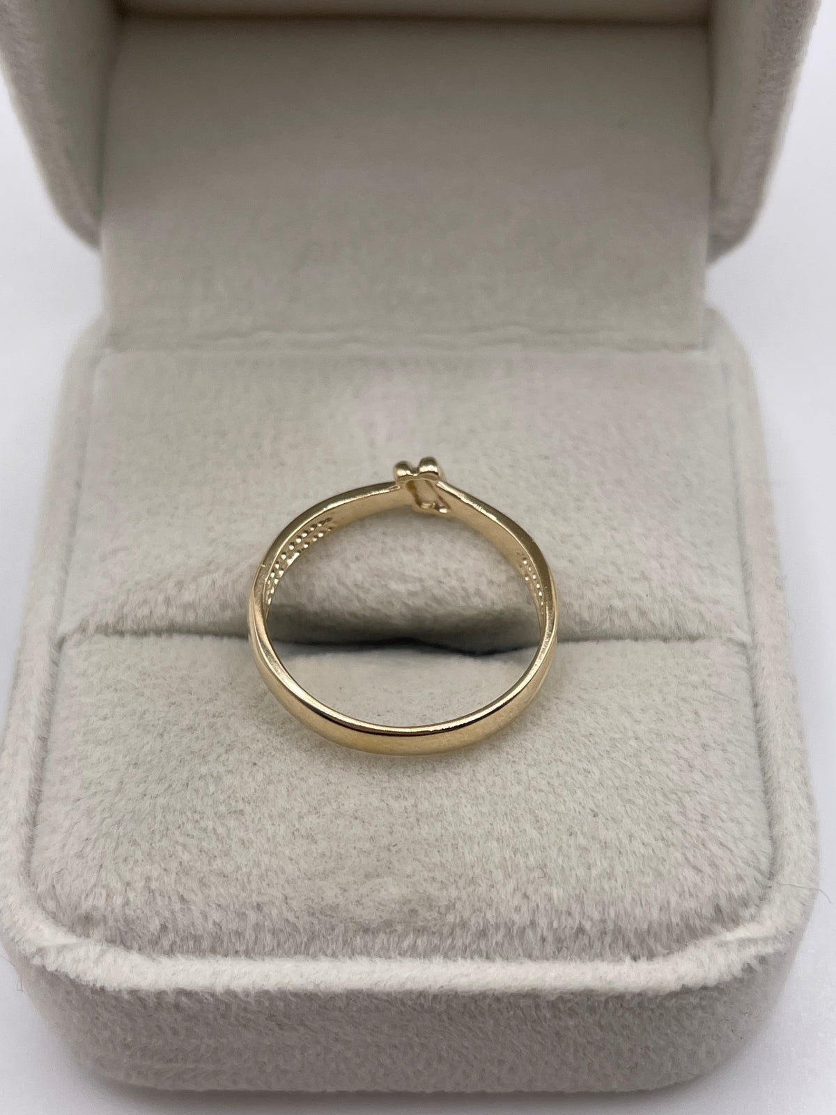 9ct gold wishbone ring