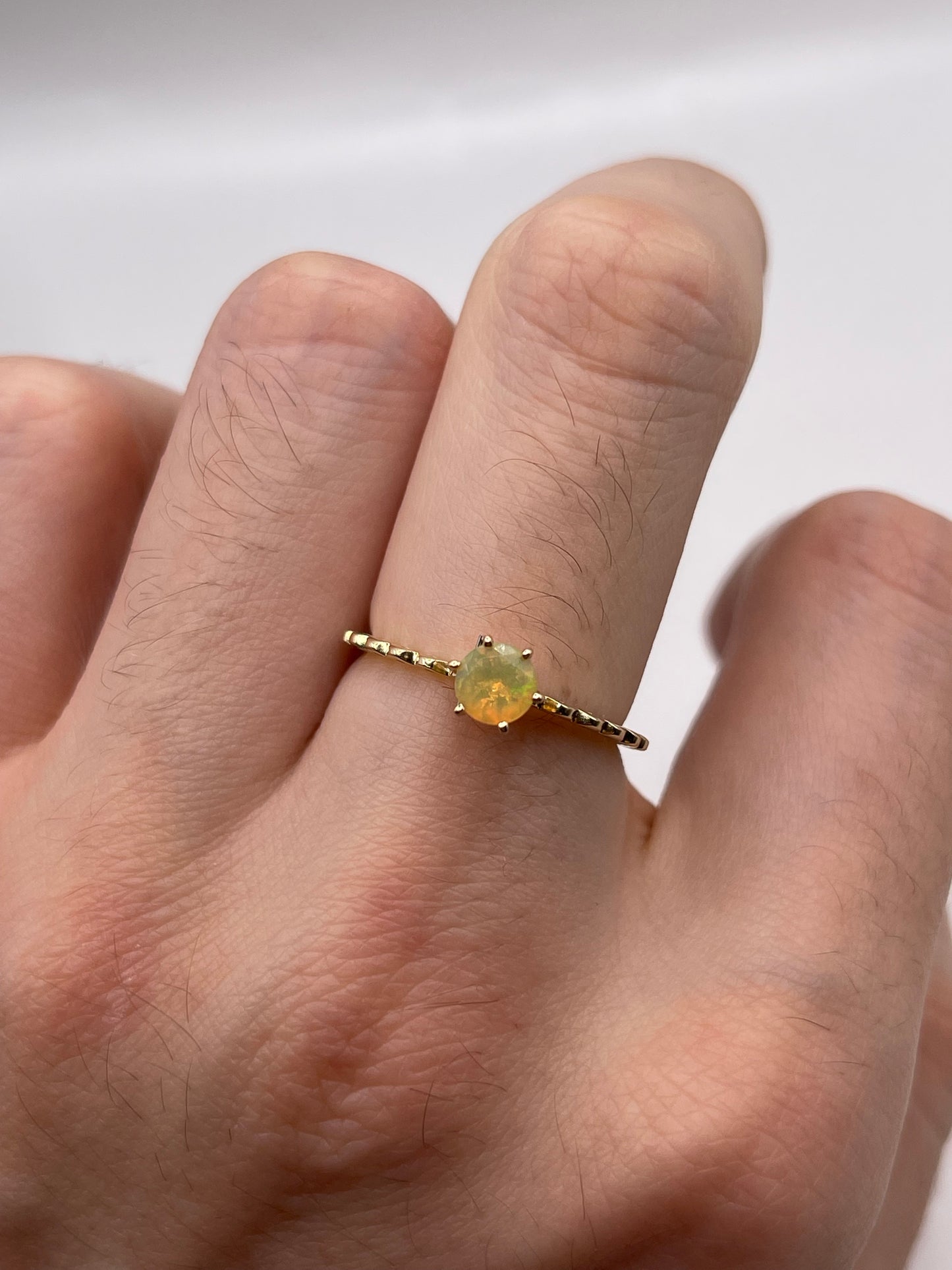 9ct gold opal ring