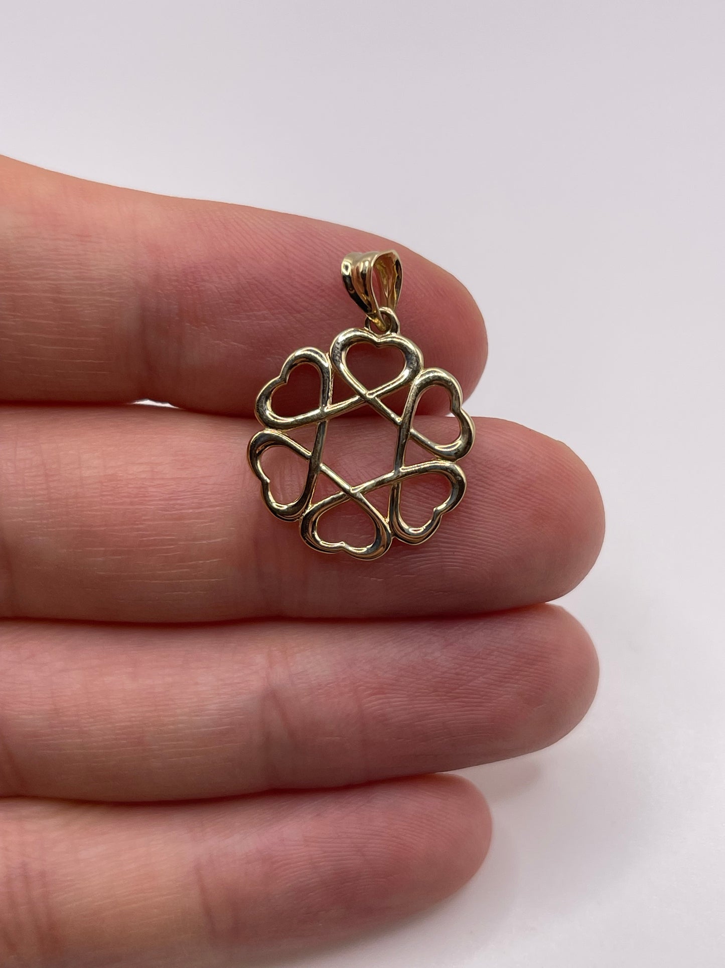 9ct gold heart pendant