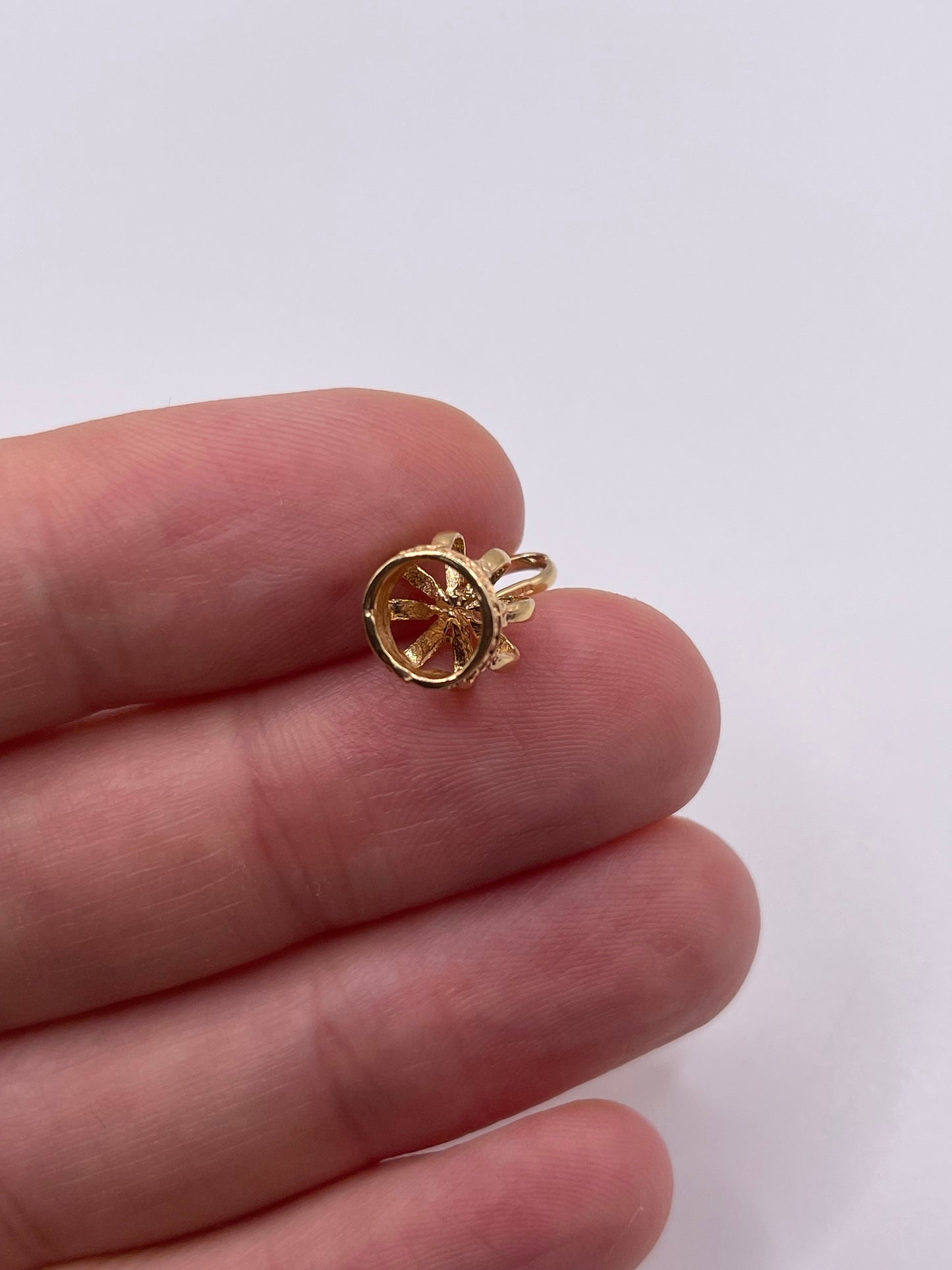 9ct gold crown charm