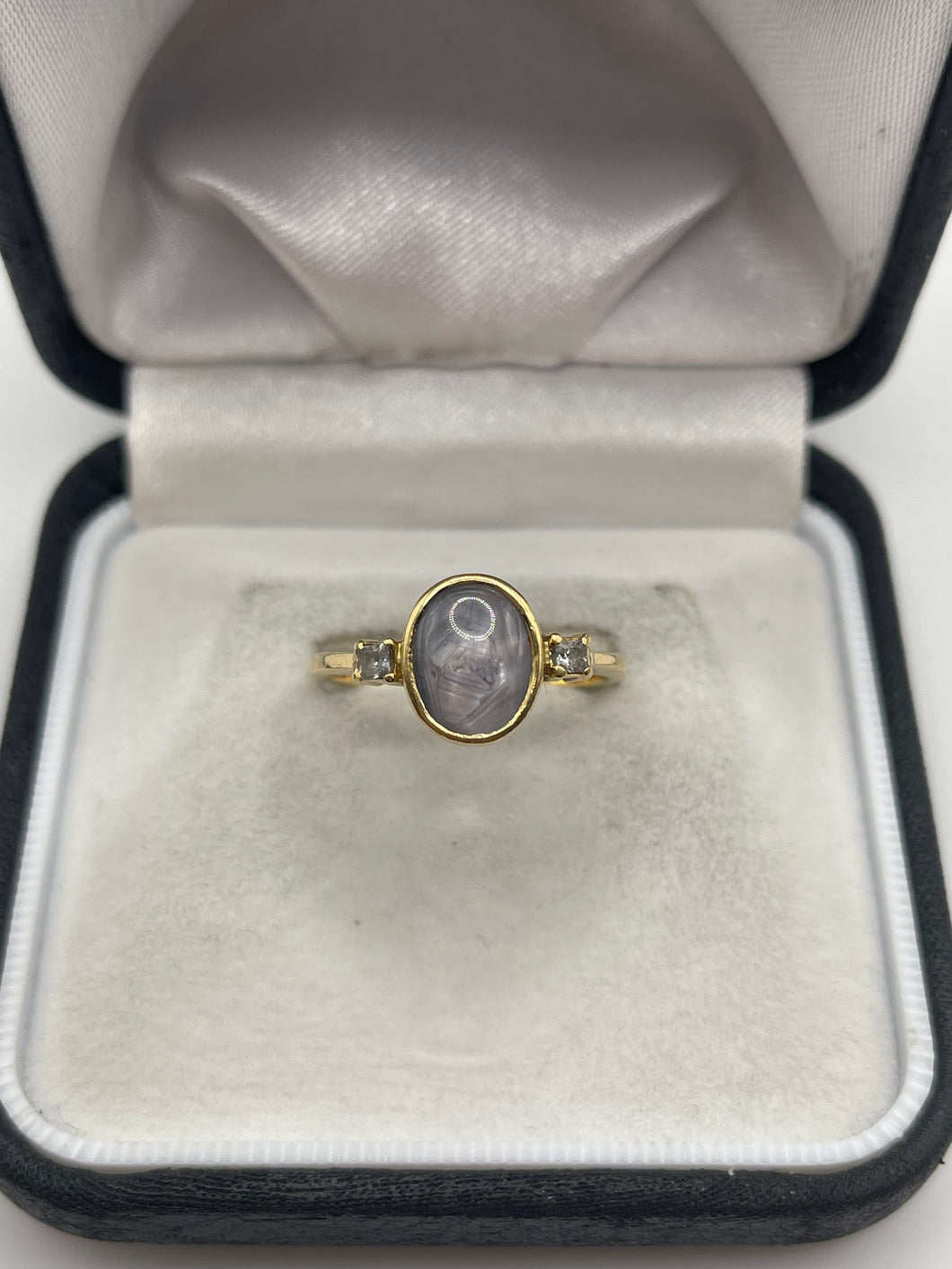 18ct gold star sapphire and diamond ring