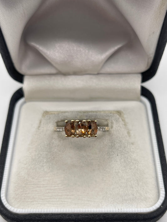 9ct gold quartz and zircon ring